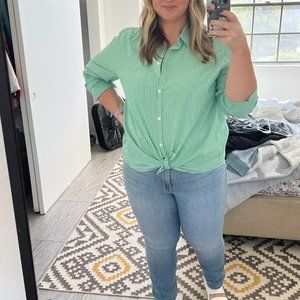 Gap Women's Green and White Button-down Shirt